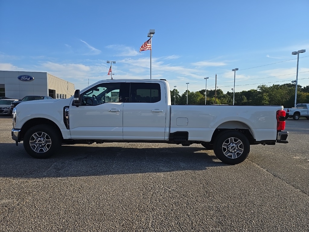 2026 Ford F-350 Lariat photo 8