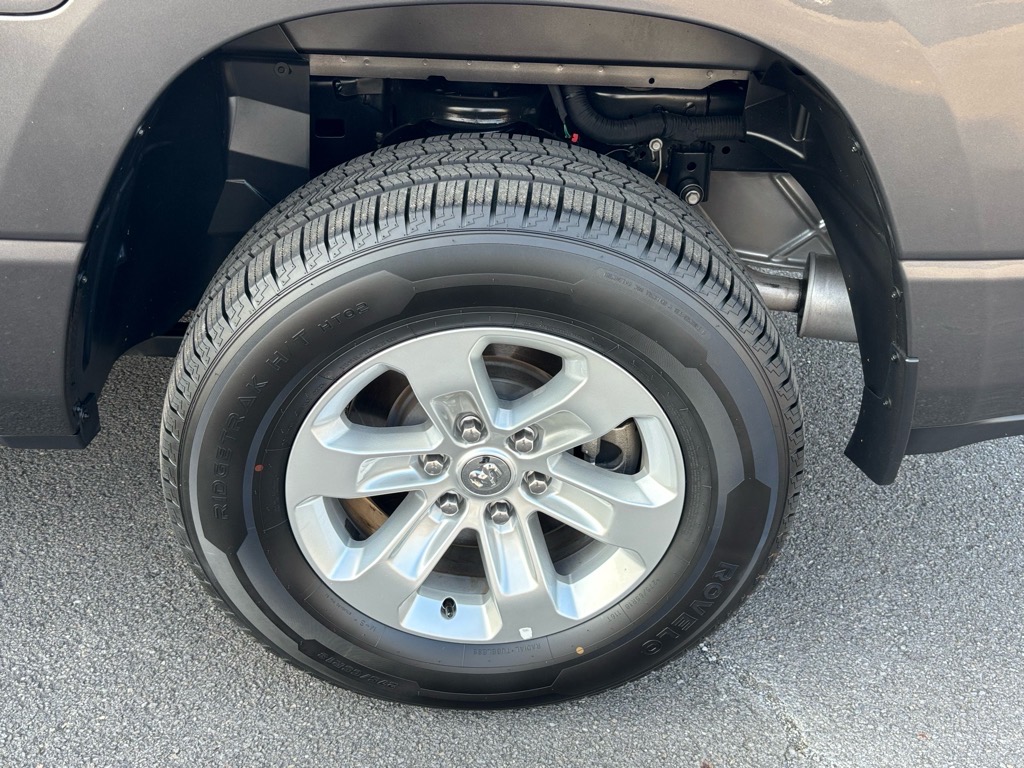 2024 Ram 1500 Laramie photo 4