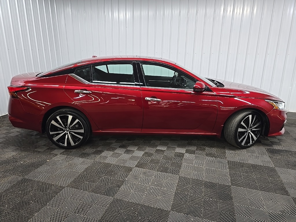 2019 Nissan Altima 2.5 Platinum photo 2