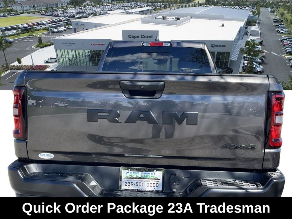 2025 Ram 1500 Tradesman photo 4