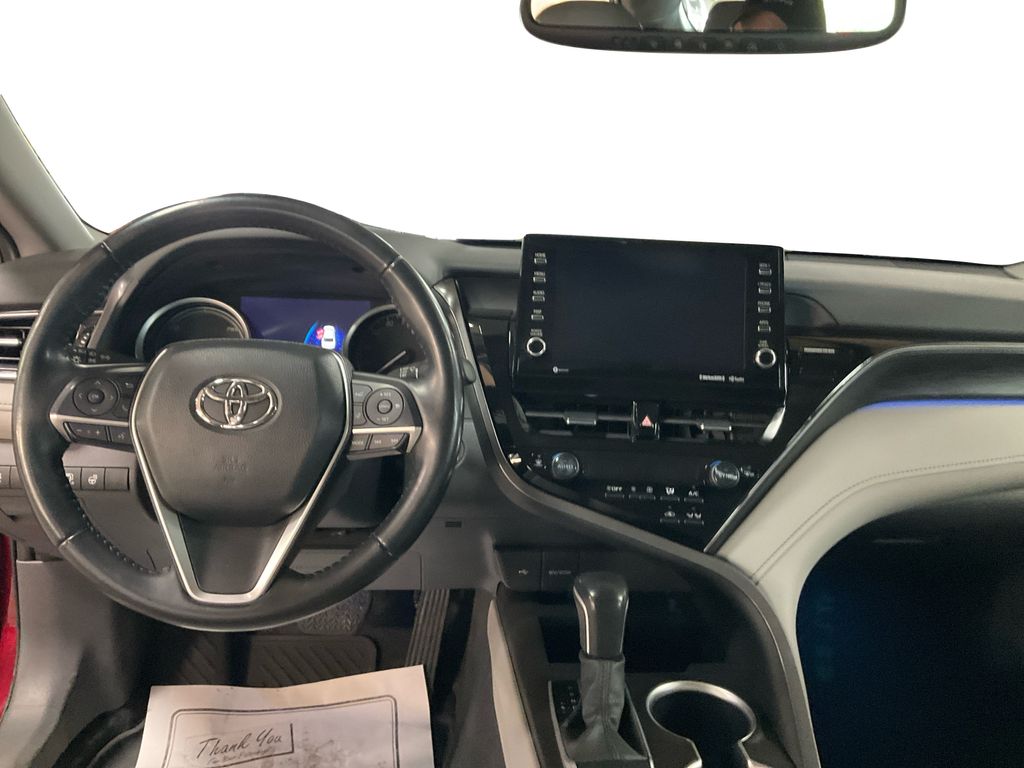 2022 Toyota Camry Hybrid XLE photo 13