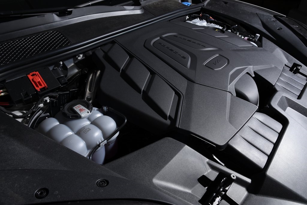 2025 Porsche Cayenne E-Hybrid photo 36