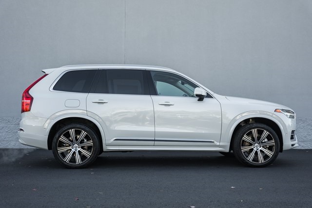 2025 Volvo XC90 T8 Plus photo 3