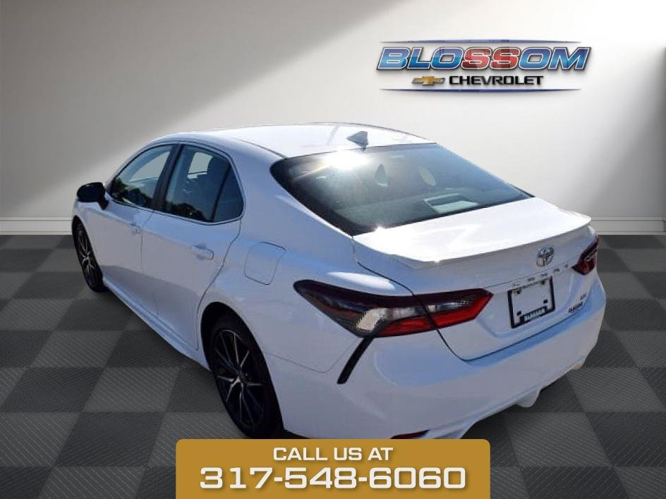 2024 Toyota Camry SE photo 5