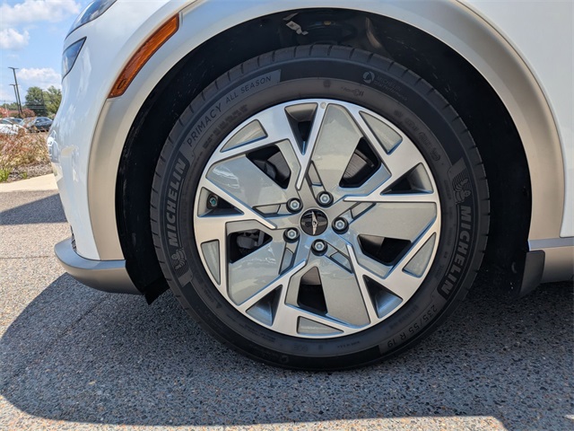 2024 Genesis GV60 RWD photo 9