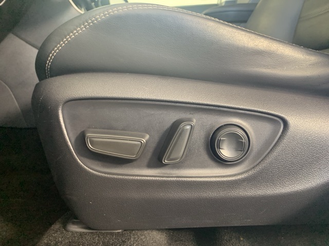 2020 Toyota RAV4 XLE Premium photo 20