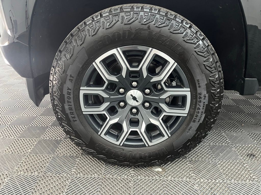 2023 Chevrolet Colorado Z71 photo 7