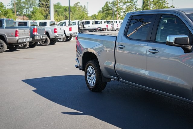 2024 Chevrolet Silverado 1500 LT photo 4