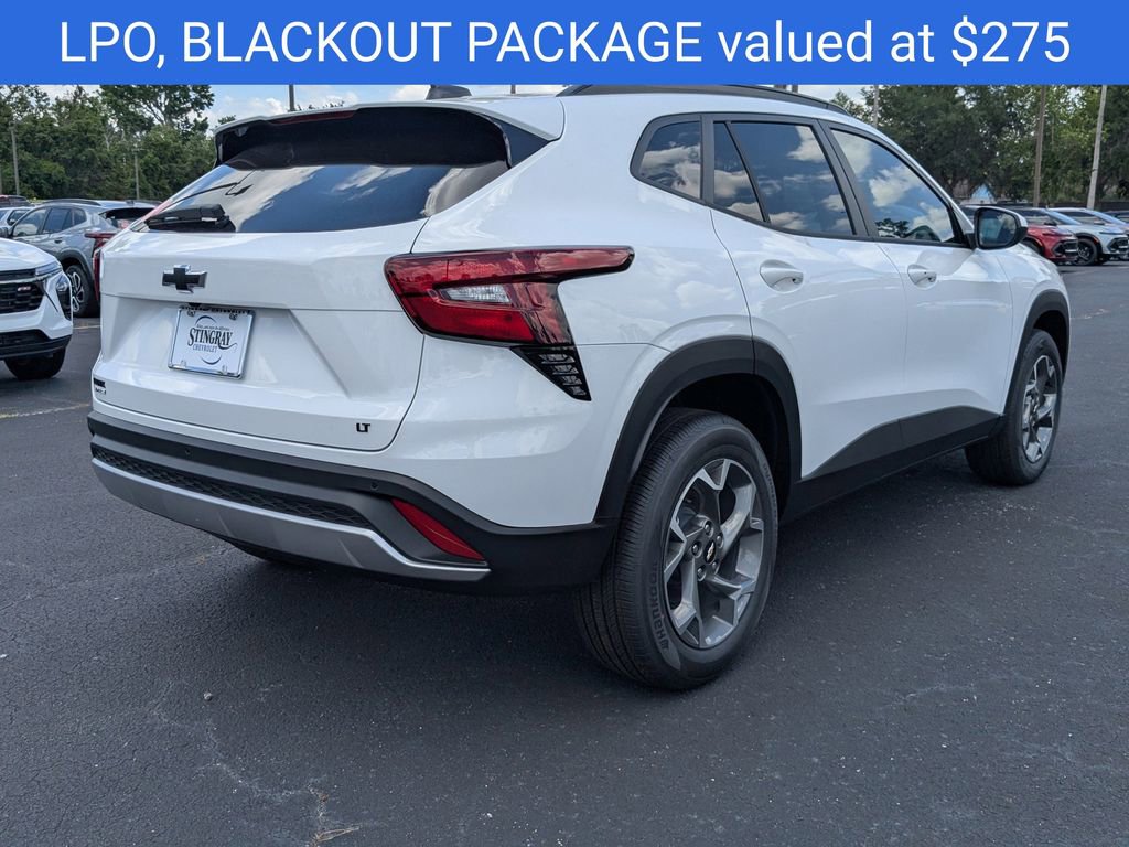 2025 Chevrolet Trax LT photo 4