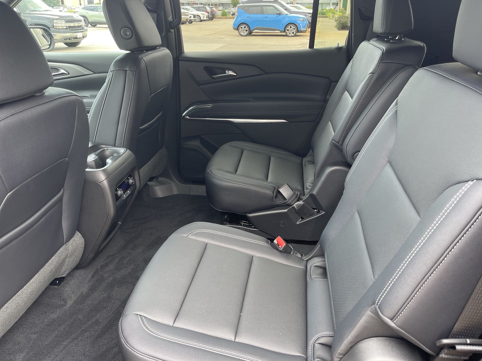 2026 Chevrolet Traverse photo 4