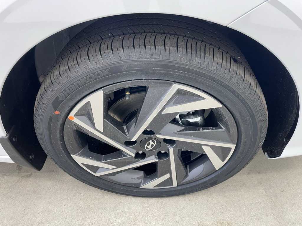 2025 Hyundai Elantra Hybrid Limited photo 18