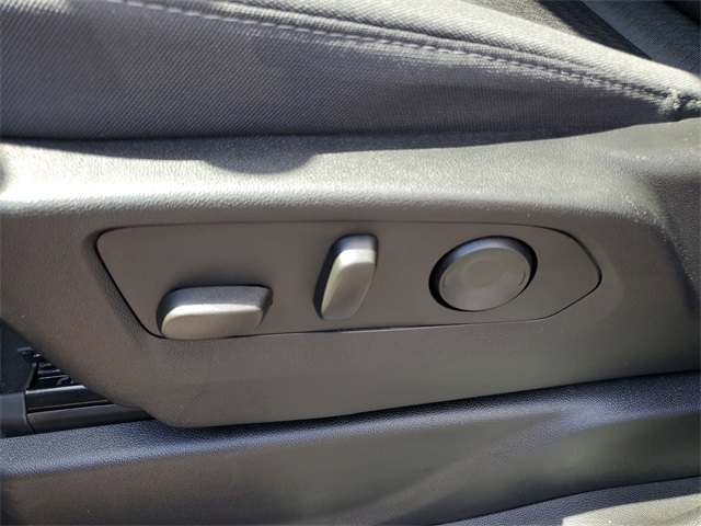 2024 Gmc Yukon SLE photo 4