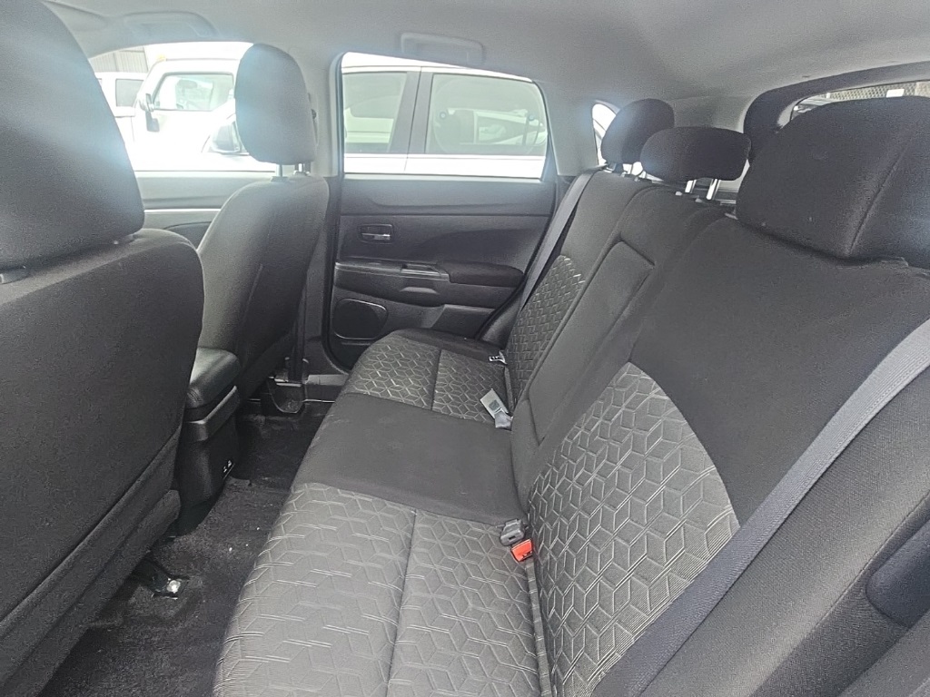 2023 Mitsubishi Outlander Sport SE photo 13