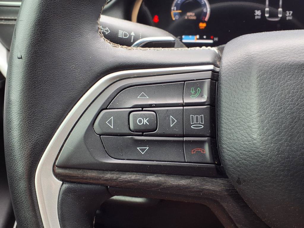 2021 Jeep Grand Cherokee Limited photo 2