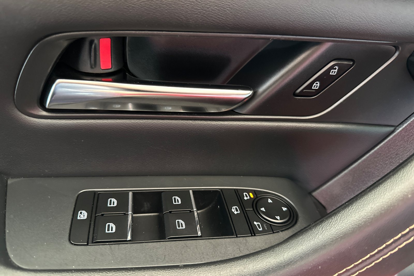 2025 Mazda CX-70 Premium Plus photo 9