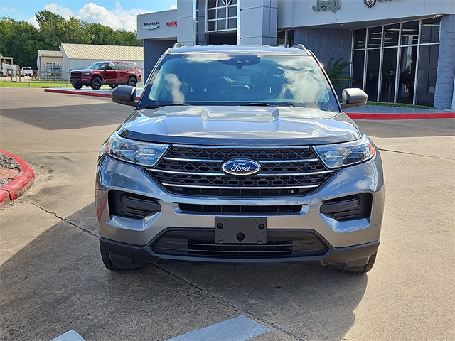 2023 Ford Explorer XLT photo 2