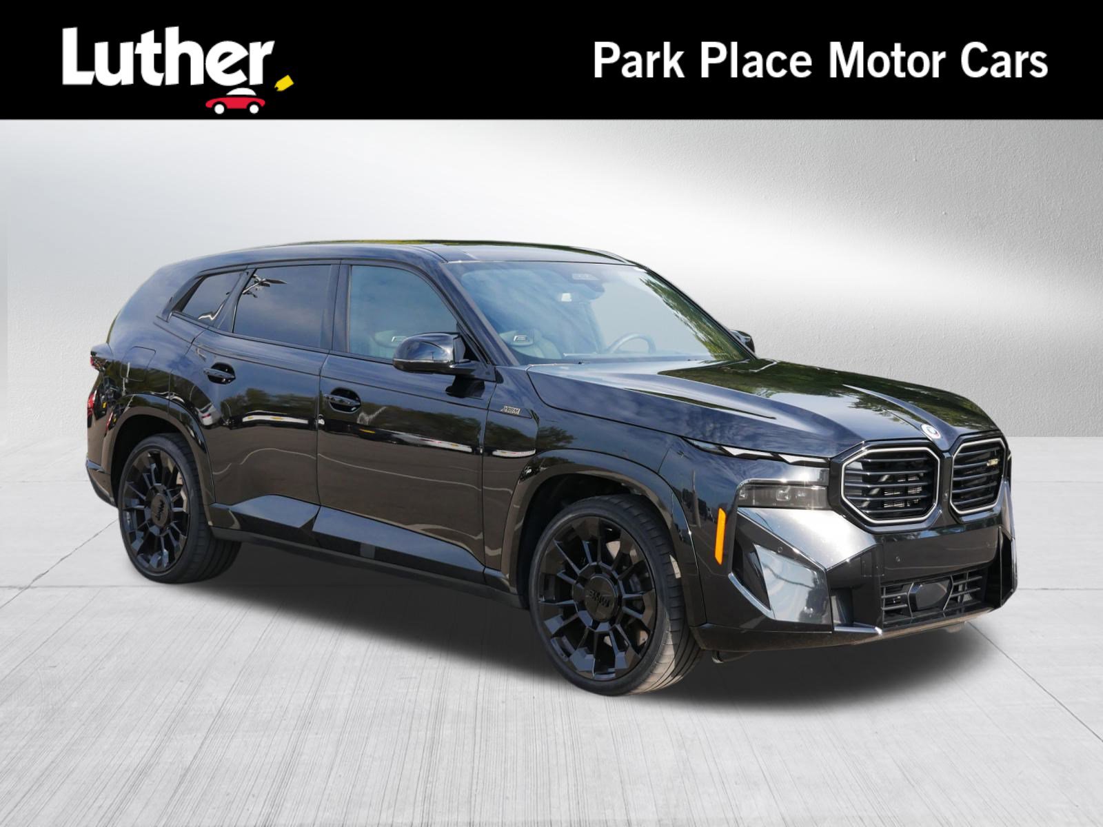 2025 BMW XM Base's photo