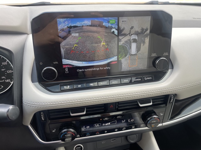2023 Nissan Rogue SL photo 11