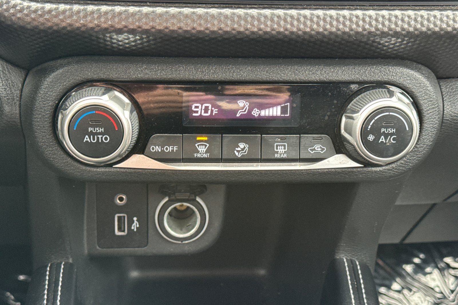 2020 Nissan Kicks SV photo 19