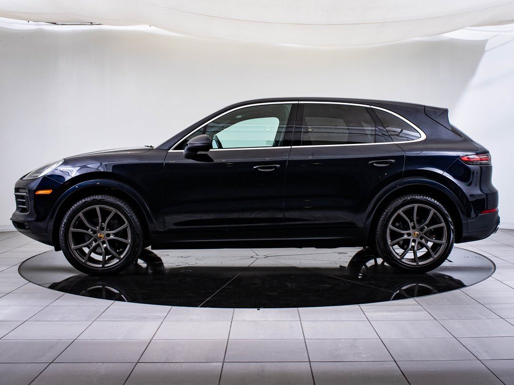2020 Porsche Cayenne photo 2