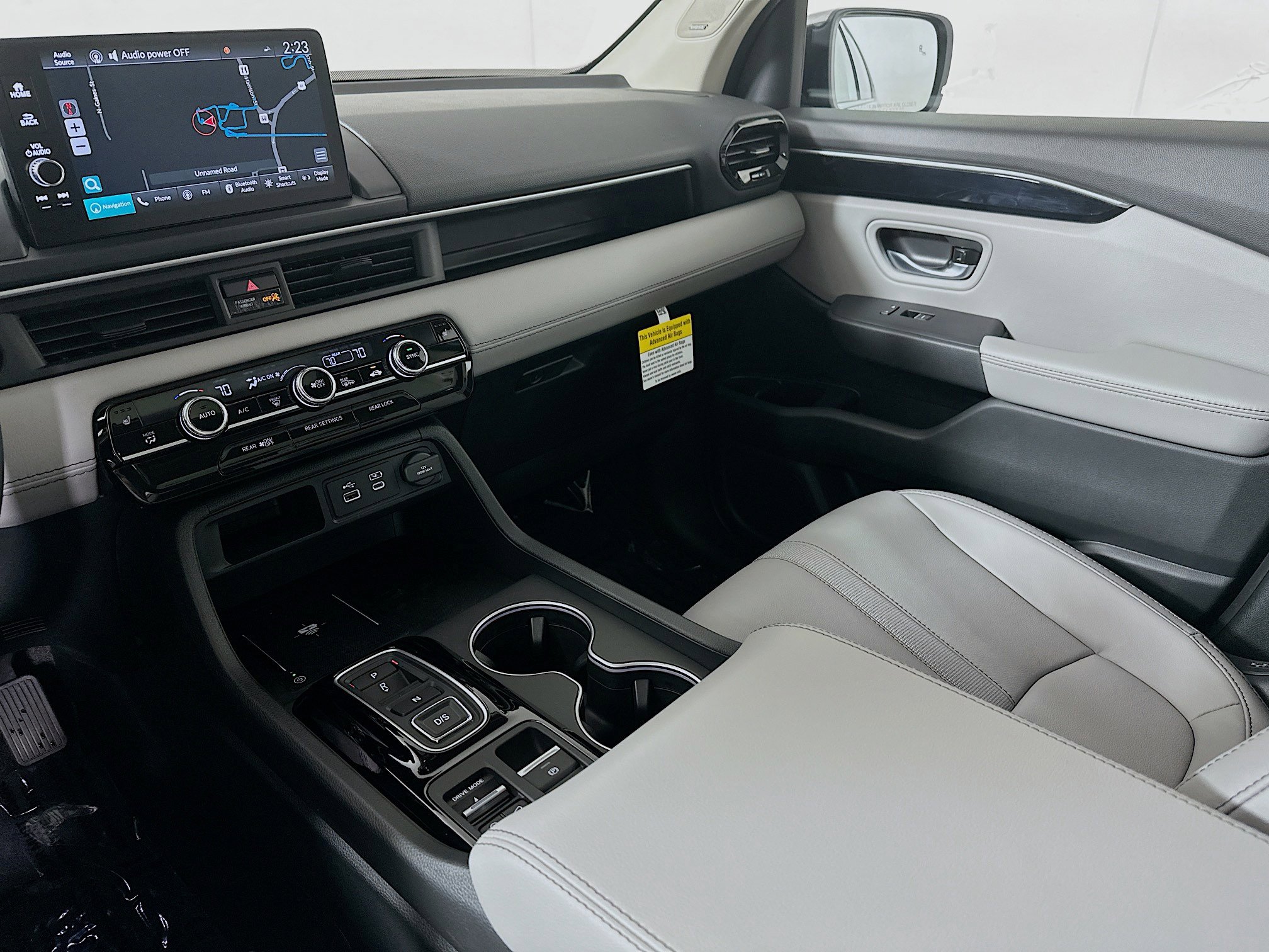2025 Honda Pilot Touring photo 23