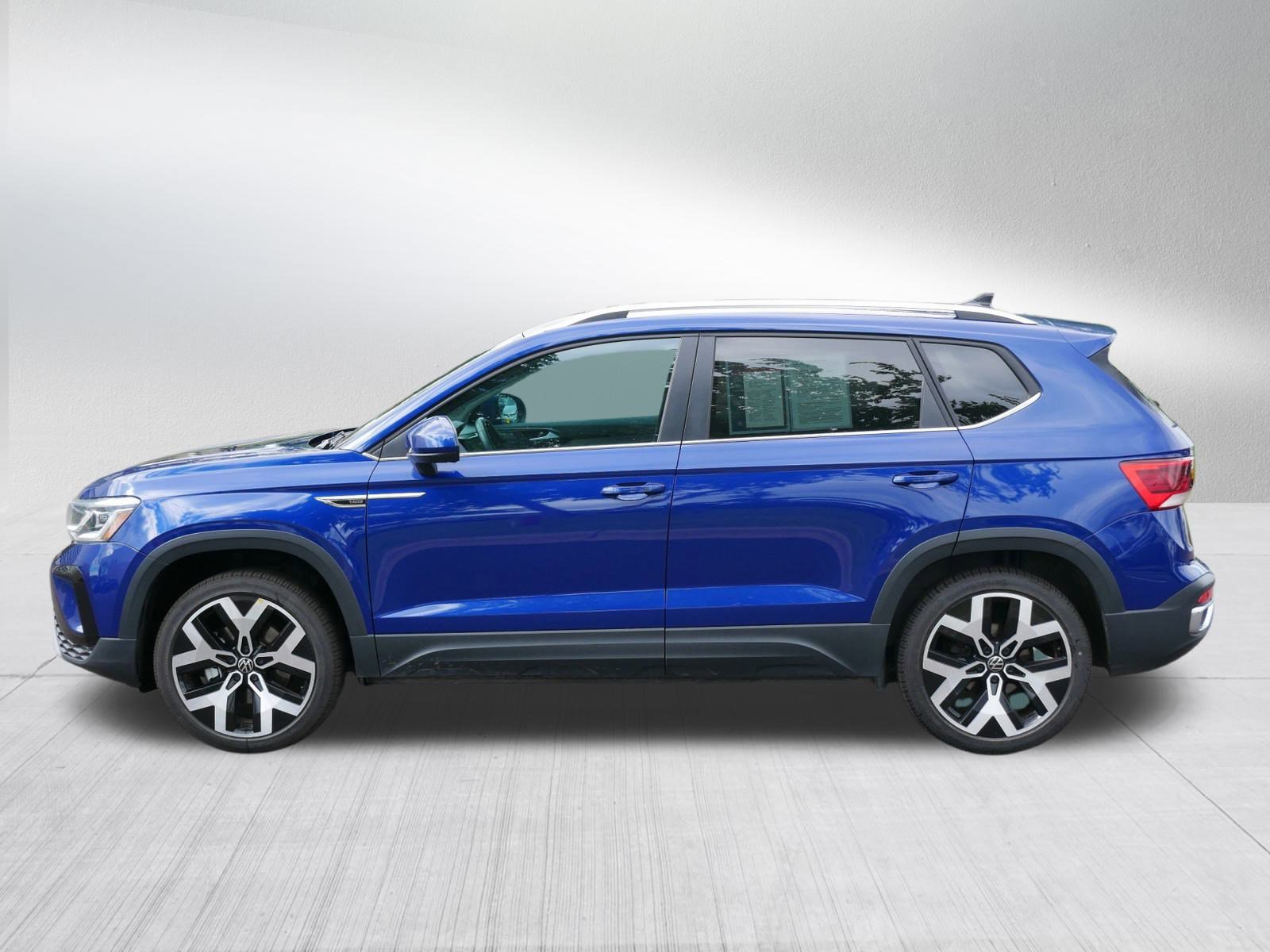 2022 Volkswagen Taos SEL photo 4