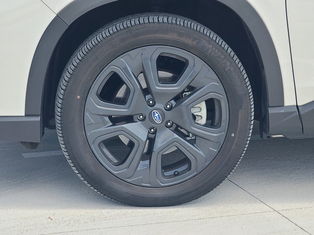 2024 Subaru Ascent Onyx Edition photo 5