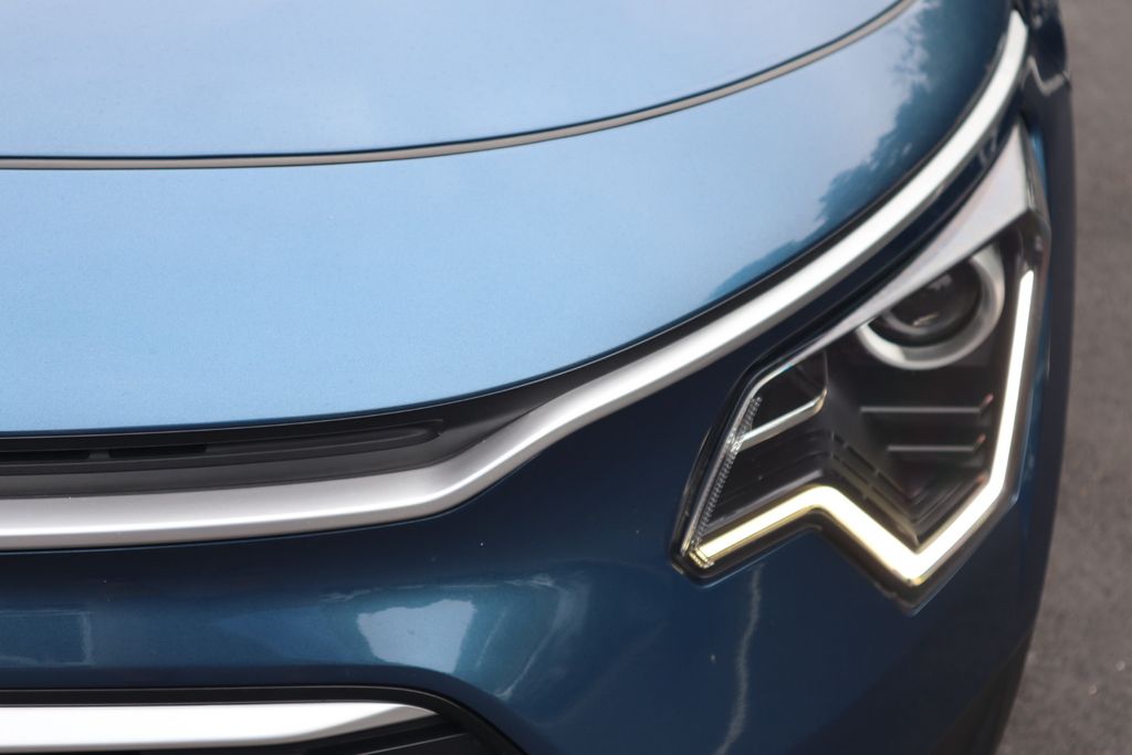 2024 Kia Niro EX photo 11
