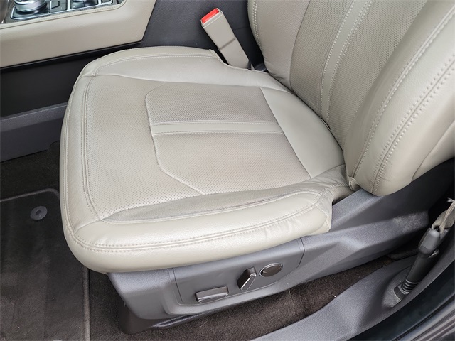 2019 Ford Expedition Limited photo 10