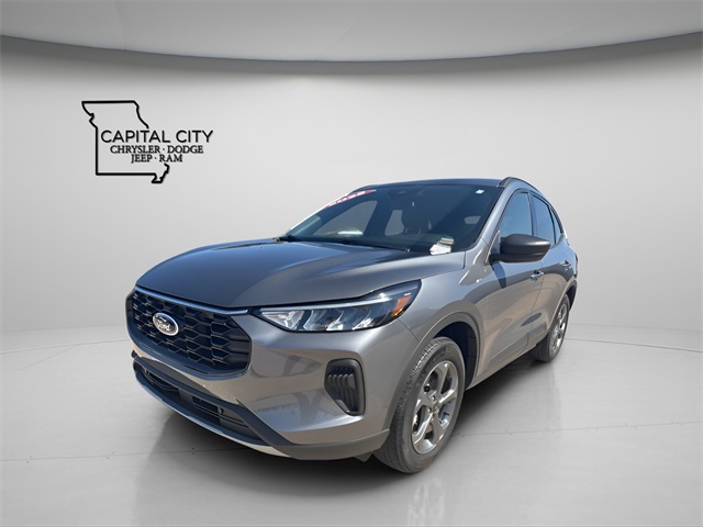 2025 Ford Escape ST-Line photo 2