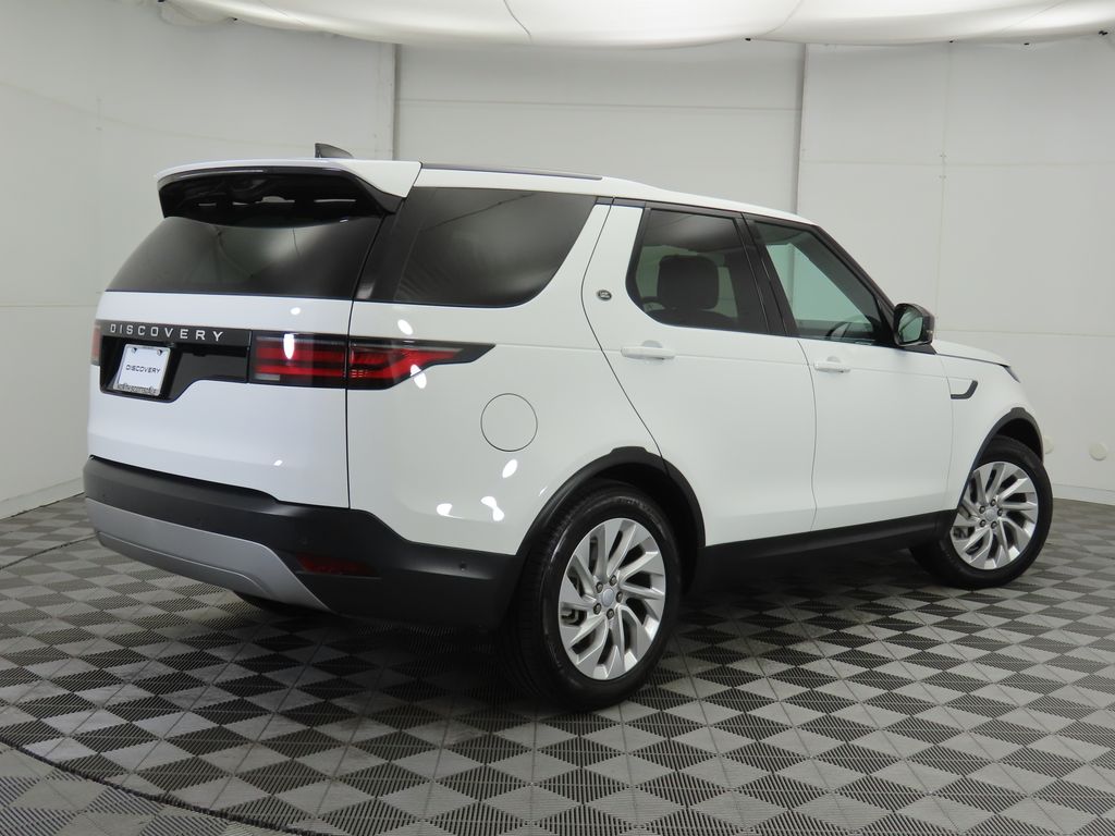 2024 Land Rover Discovery P300 S photo 4