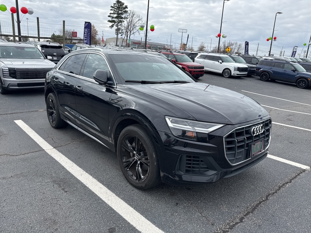 2019 Audi Q8 Premium's photo