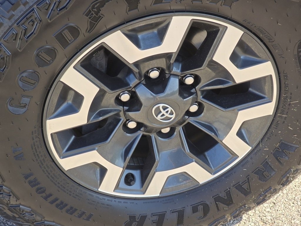 2023 Toyota Tacoma TRD Off-Road 4x4 photo 18