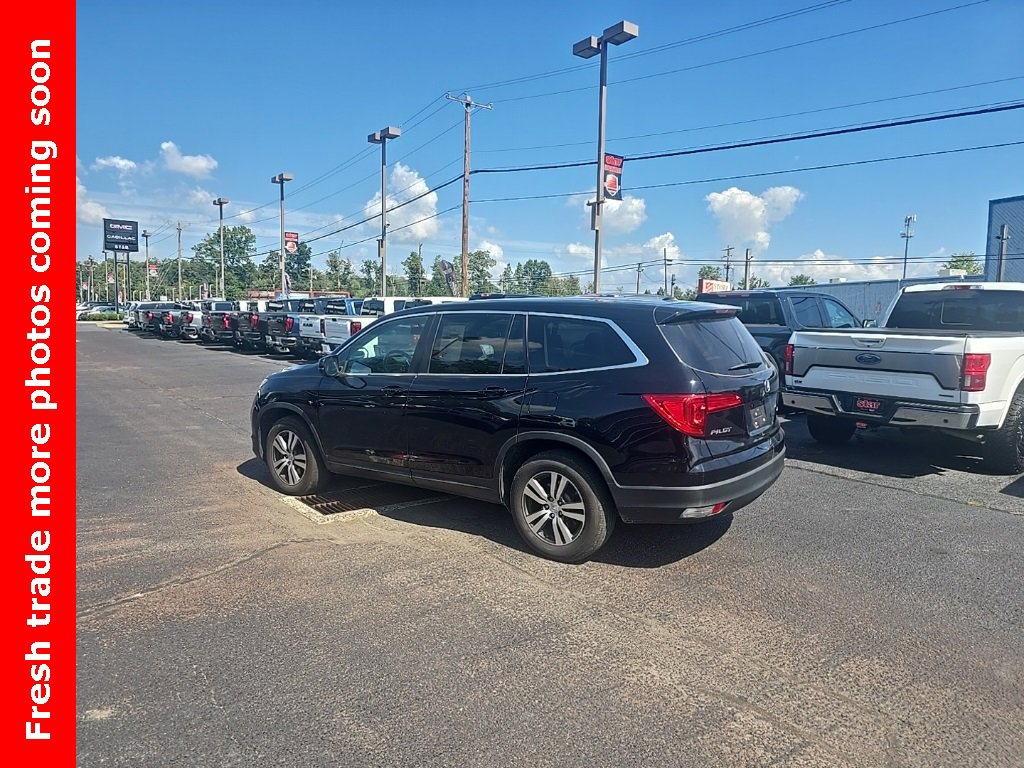 2017 Honda Pilot EX-L photo 2