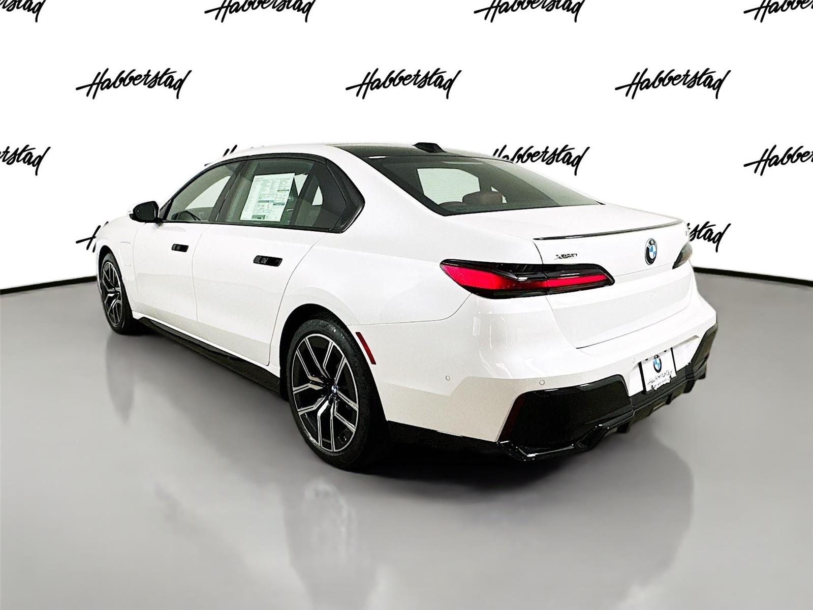 2026 Bmw 750e photo 6