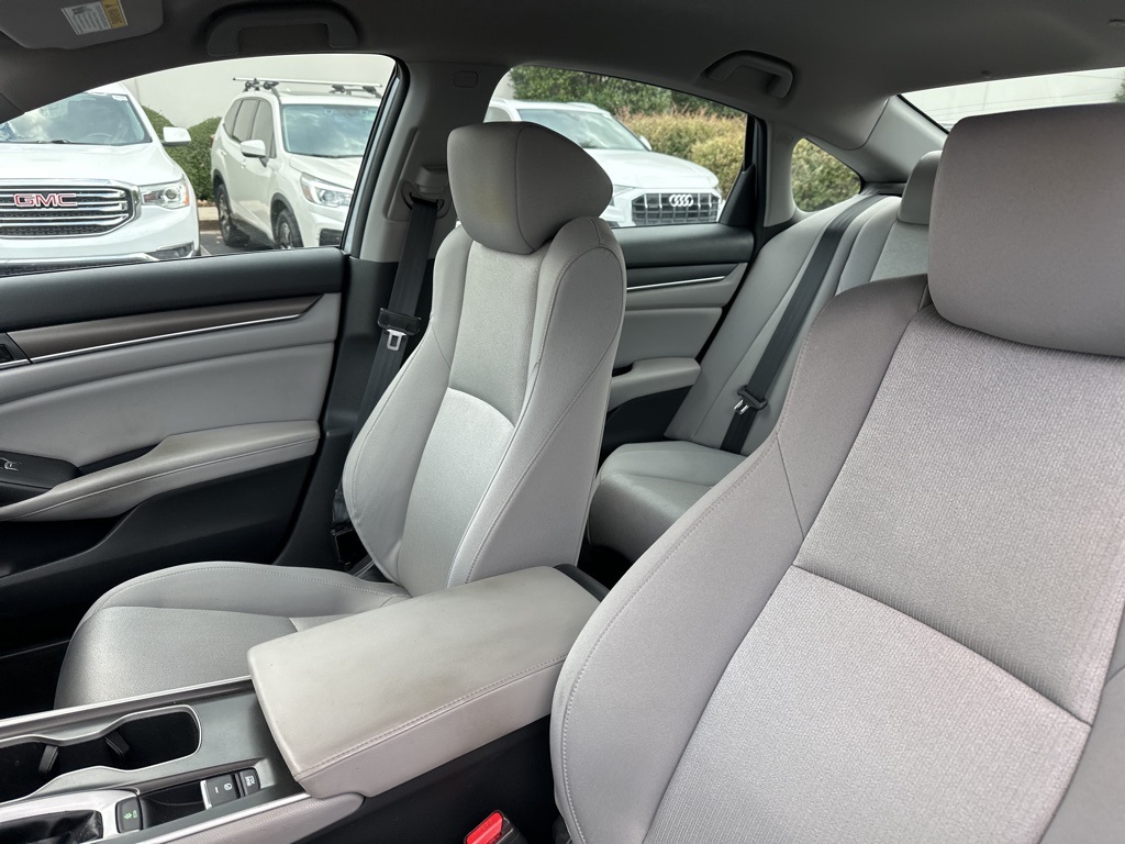 2018 Honda Accord LX photo 21