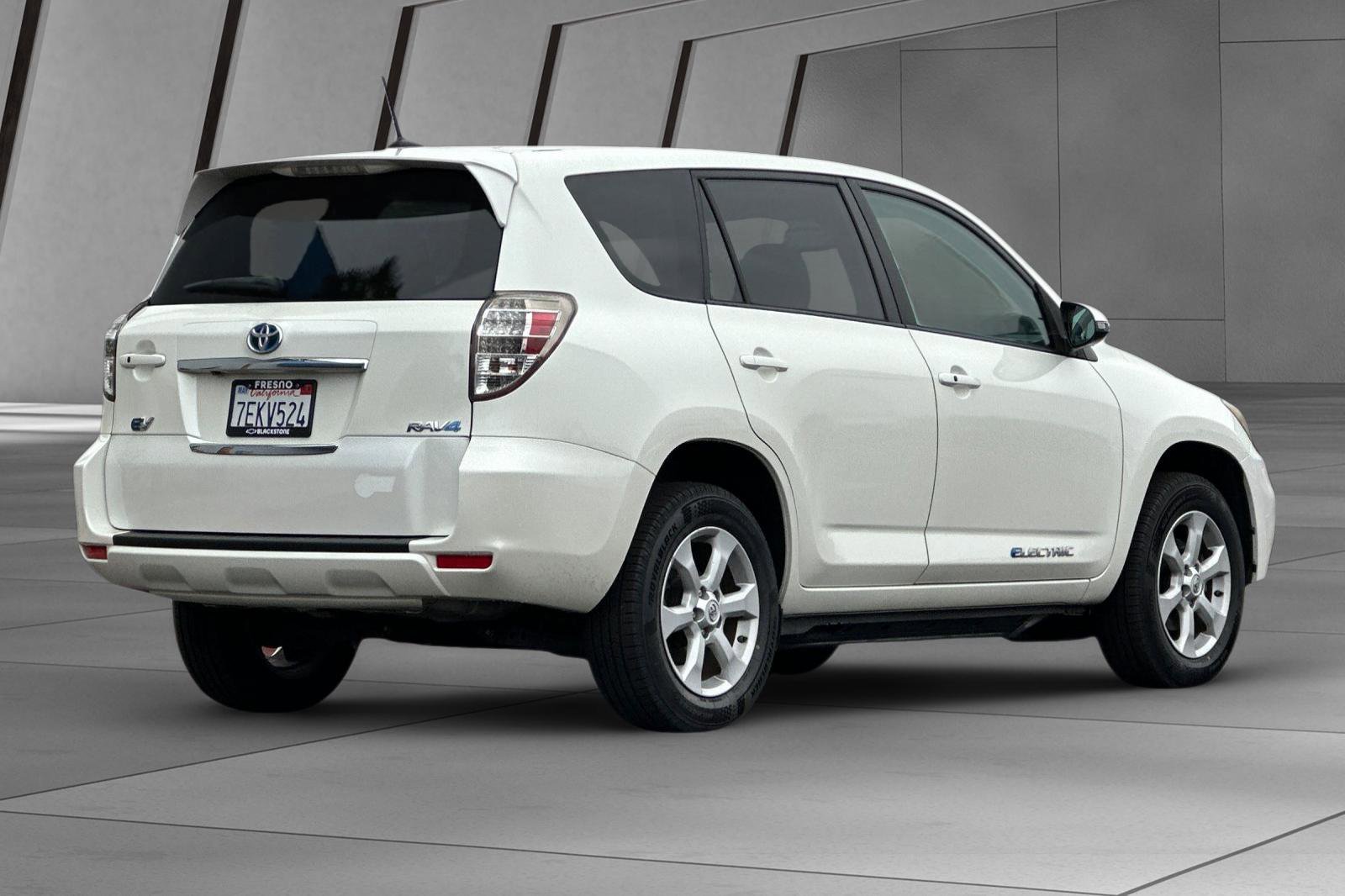 2014 Toyota RAV4 photo 4