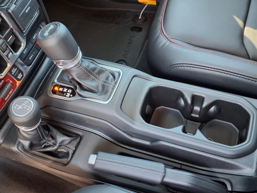2025 Jeep Wrangler Rubicon photo 13
