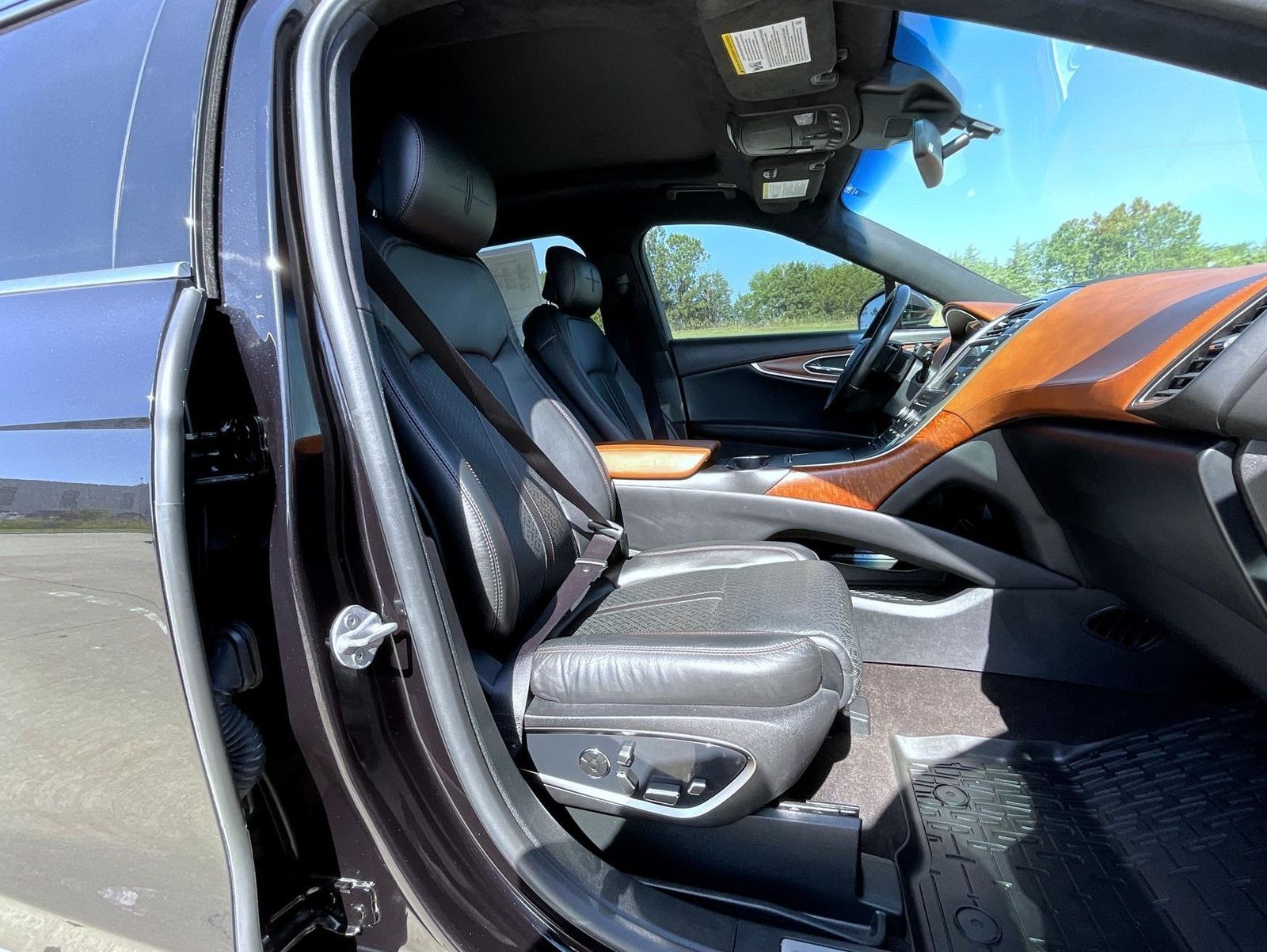 2019 Lincoln Nautilus Black Label photo 16
