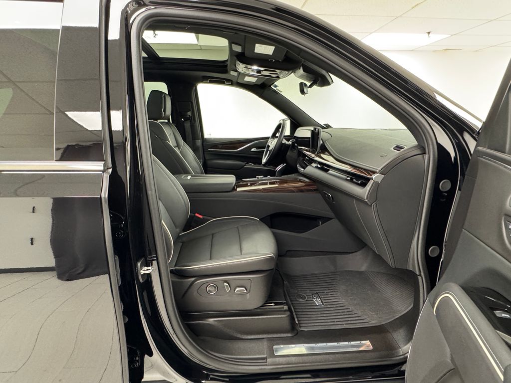 2024 Cadillac Escalade Premium Luxury photo 10