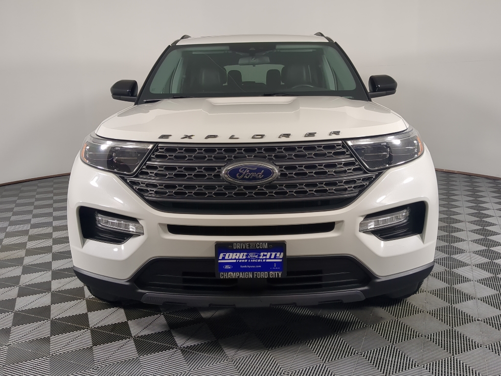 2023 Ford Explorer XLT photo 2