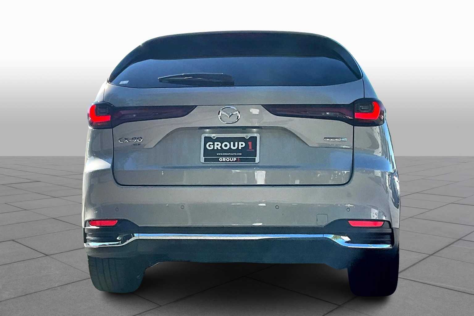 2024 Mazda CX-90 Premium photo 3
