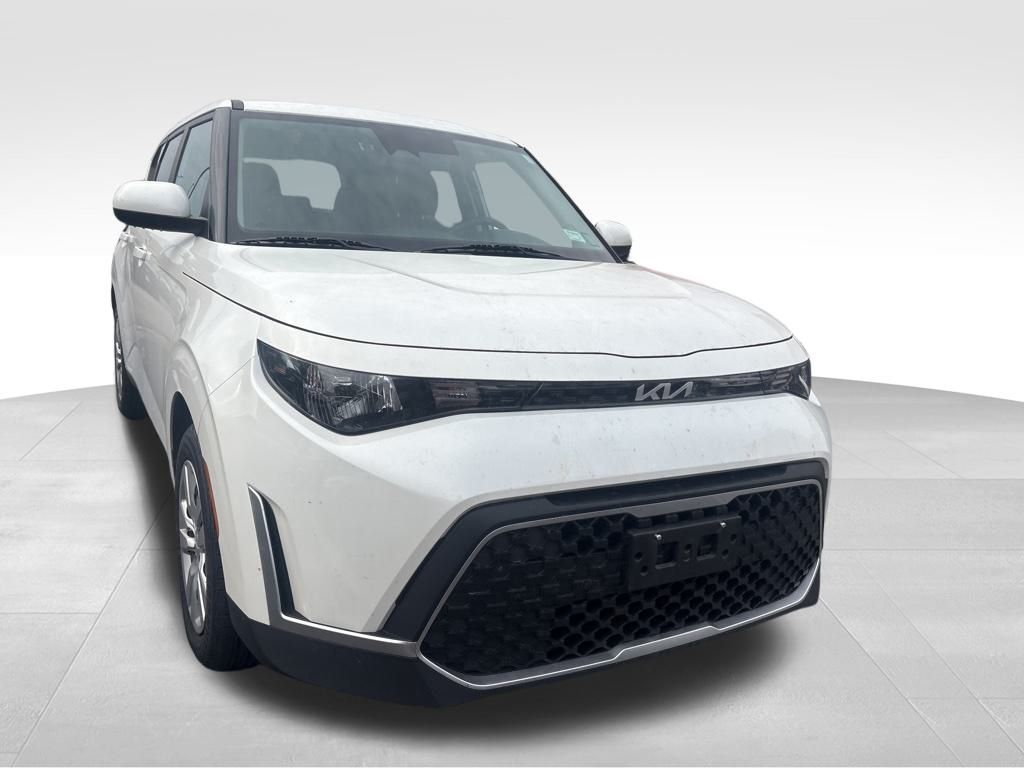 2023 Kia Soul LX photo 2