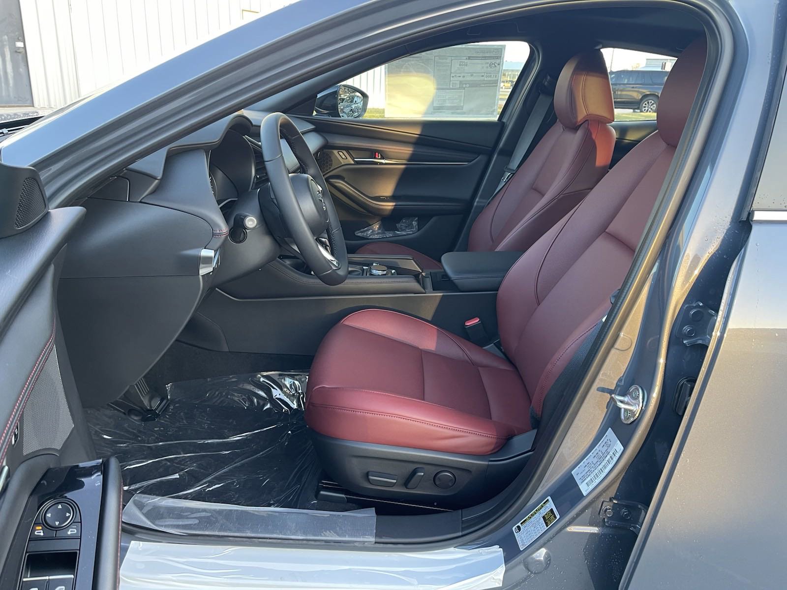 2025 Mazda Mazda3 2.5 s Carbon photo 7