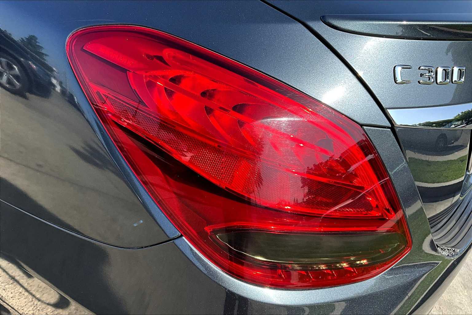 2015 Mercedes Benz C 300 photo 27