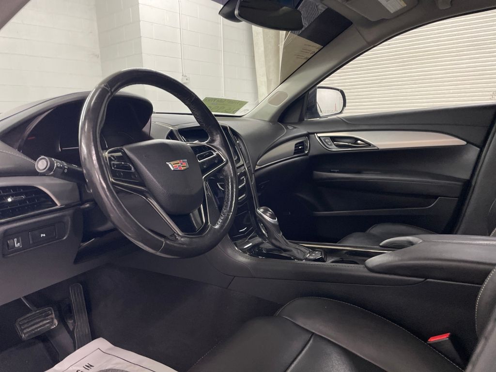2017 Cadillac ATS Luxury photo 2