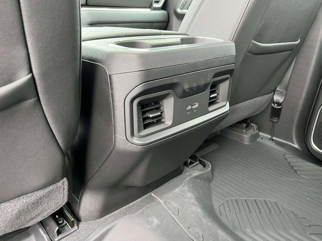 2024 Chevrolet Silverado 1500 RST photo 21