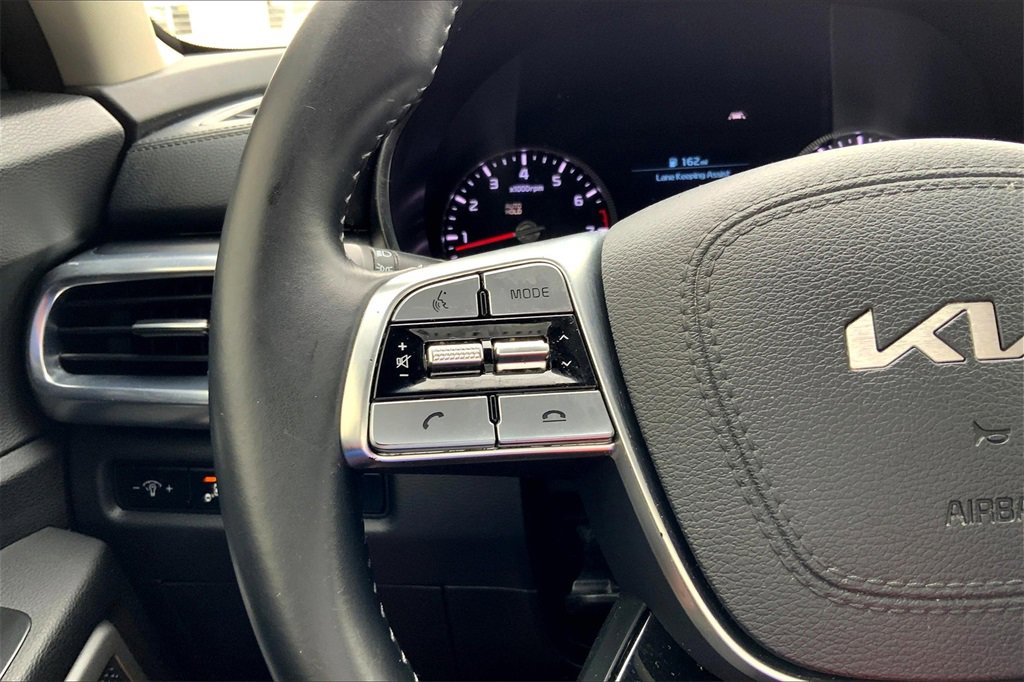 2022 Kia Telluride LX photo 17