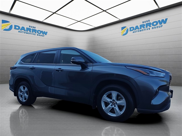 2024 Toyota Highlander LE photo 4