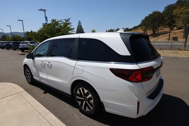 2025 Honda Odyssey EX-L photo 3